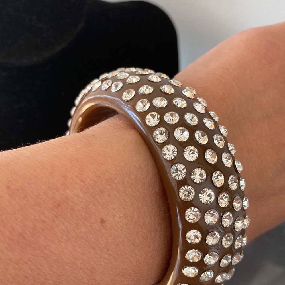 Beautiful Big Bangle - Picture 5 of 6